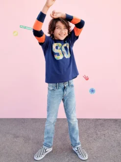 Old Navy Built-In Flex Straight Light-Wash Jeans For Boys -Apinxe Style https3A2F2Foldnavy.gapcanada.ca2Fwebcontent2F00502F1372F8622Fcn50137862.jpg 640x