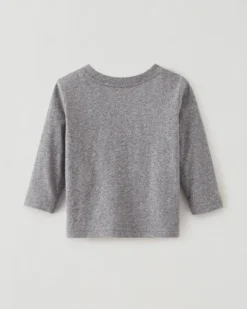 Baby Original Cooper Beaver T-Shirt -Apinxe Style https3A2F2Fwww.roots .com2Fdw2Fimage2Fv22FBGGS PRD2Fon2Fdemandware.static2F 2FSites roots master catalog2Fdefault2Fdw34aa54392Fimages2F32020179 008 b.jpg3Fsw3D120026sh3D120026sm3Dfit 640x