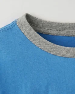 Baby Play Graphic T-Shirt -Apinxe Style https3A2F2Fwww.roots .com2Fdw2Fimage2Fv22FBGGS PRD2Fon2Fdemandware.static2F 2FSites roots master catalog2Fdefault2Fdwa12bdddb2Fimages2F32020194 19C e.jpg3Fsw3D120026sh3D120026sm3Dfit 640x